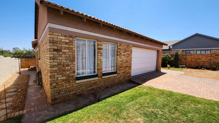 3 Bedroom Property for Sale in Wilkoppies North West